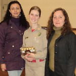 Cinthia Regina Mourão, diretora do CEDAG, Aspirante Keila Karas, do Corpo de Bombeiros, e Karina Albuquerque, diretora auxiliar.