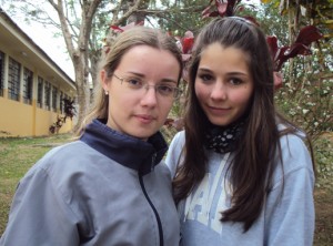 Valéria e Ana Carolina foram aprovadas no Vestibular de Inverno da UEPG.