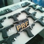 01480_prf_prende_duas_mulheres_que_transportavam_doze_pistolas_em_onibus_no_parana_5466249835203485072