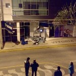 Motorista embriagado bate caminhão na agência do Sicob_foto divulgação