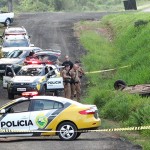 Ação da PM de Palmeira acaba com carro capotado com explosivo dentro, um preso e outro baleado_foto Moacir Guchert_2