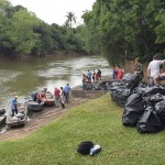 Ação de limpeza no Rio Iguaçu pelo Rotary Club de Palmeira e Iate Clube em comemoração ao Dia do Rio-foto divulgação (2)