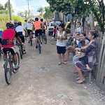 Grupo de Ciclistas Bora Pedalar levou o Papai Noel até as crianças carentes (7)