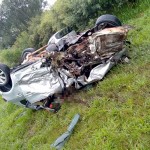 Acidente com 4 veículos na BR-277 em Palmeira deixa um morto e dois feridos graves_fotos rede social WhatsApp (3)
