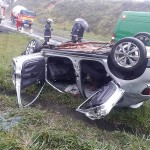Acidente com 4 veículos na BR-277 em Palmeira deixa um morto e dois feridos graves_fotos rede social WhatsApp (4)