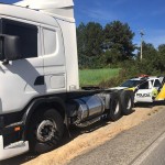 Caminhão roubado em São Mateus do Sul é recuperado na PR-151 em Palmeira-2