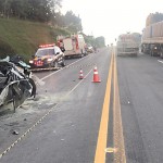 Grave acidente entre carro e caminhão na BR 277 em Palmeira deixa uma pessoa morta-PRF-1