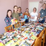 Entrega de livros pela Caminhos do Paraná à secretaria de educação_foto Moacir Guchert (2)