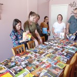 Entrega de livros pela Caminhos do Paraná à secretaria de educação_foto Moacir Guchert (3)