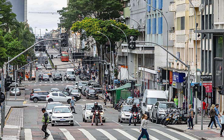 Pedestres no Centro de Curitiba