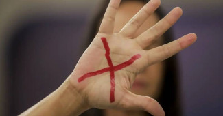 Feminicidio ajuda x na mão Joédson Alves_Agência Brasil